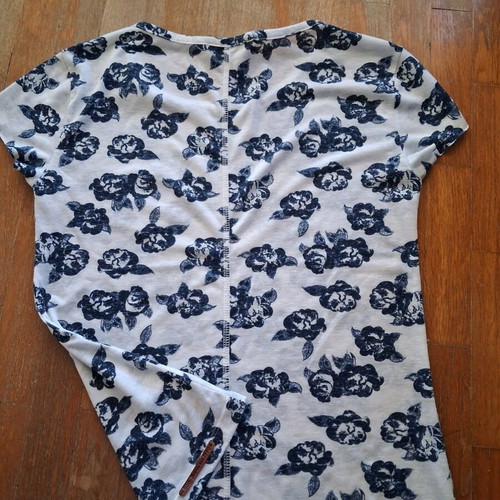 BSB blouse used, small size, white blue