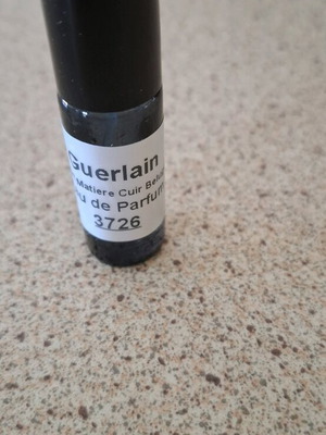 Guerlain Cuir Beluga perfume sample 2 ml like new Eau de parfum
