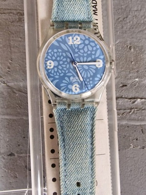 Ρολόι Swatch GS113 Lost In The Fields 2002 vintage με μπλε φλοράλ σχέδια σαν καινούργιο