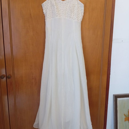 Women's dress like new with faux pearls