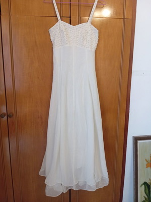 Women's dress like new with faux pearls