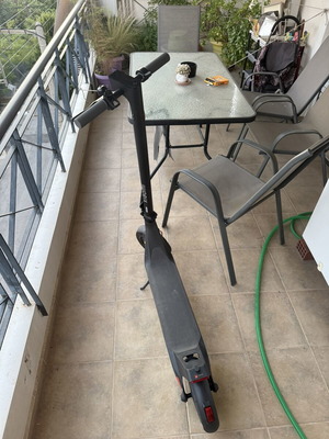 Xiaomi Electric Scooter 4 Lite Gen 2, like new, under 100 km