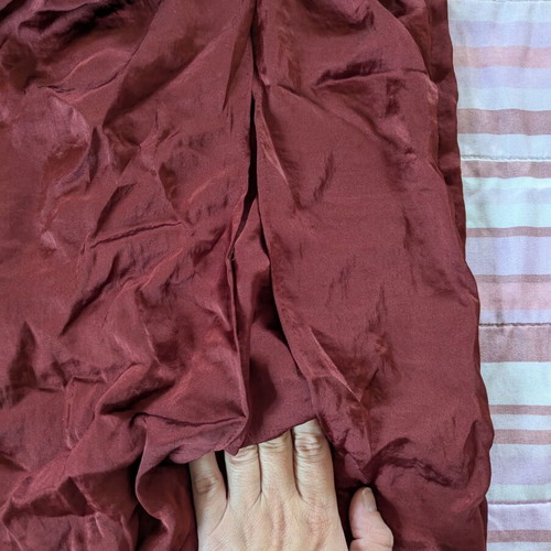 Zara skirt new with zipper and slit, size XS, burgundy
