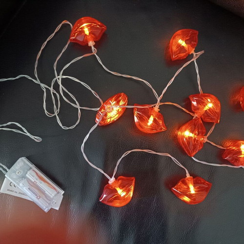 Lip-shaped string lights like new, set of 10 pieces