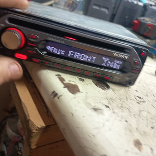 Sony Xplod CDX-GT200 car CD player