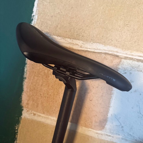 Seatpost 27.2 and Fizik Aliante saddle like new