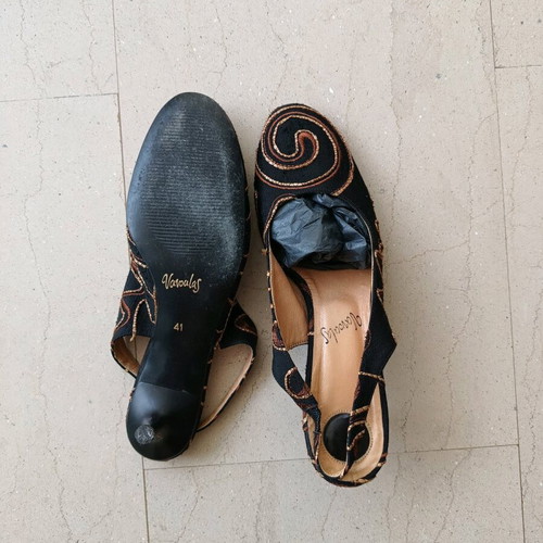 Vavoulas pumps like new, size 41, fabric with leather interior