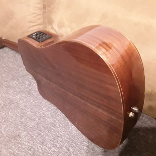 Washburn Electroacoustic Full Solid Guitar with Fisman Preamp and Microphone