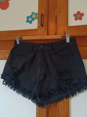 Shein shorts like new, very short with frayed edges, size M