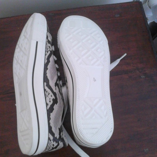 Next sneakers new with snake print, sizes 39-40, colorful sports shoes