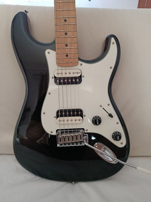 Squier Contemporary Stratocaster HH guitar like new with soft case