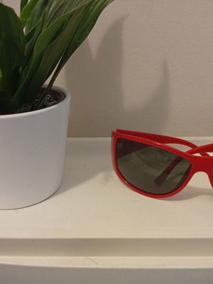 Criminal red sunglasses like new