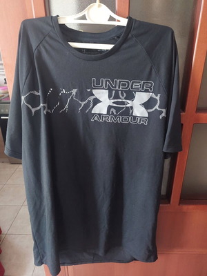 Ανδρική αθλητική μπλούζα Under Armour HeatGear μέγεθος M σαν καινούργιο μαύρη