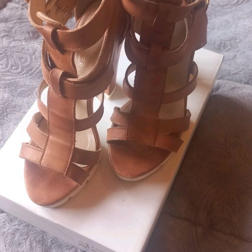 Women's sandals like new, beige, size 37