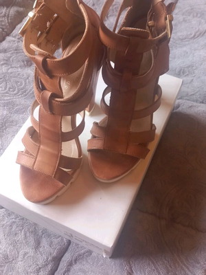 Women's sandals like new, beige, size 37
