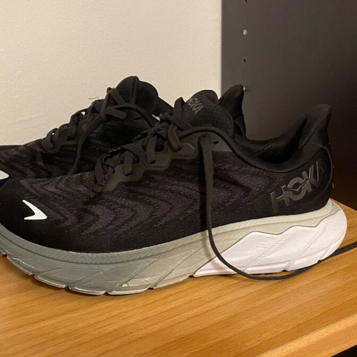 Hoka Arahi 6 Wide running shoes, size 39 1/3, black and white
