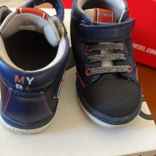 Mayoral boots size 22 like new with bicycle detail
