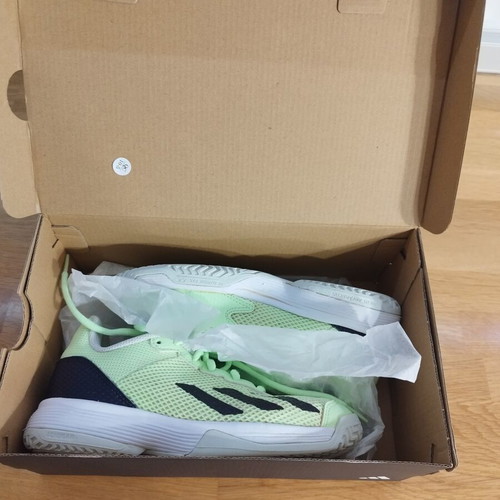 Adidas Courtflash children's tennis shoes size 32, green