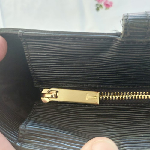 Ted Baker Aveeda shoulder bag with detachable clutch like new