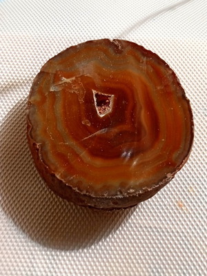 Geode slice used, 6cm long and 2cm thick, probably agate