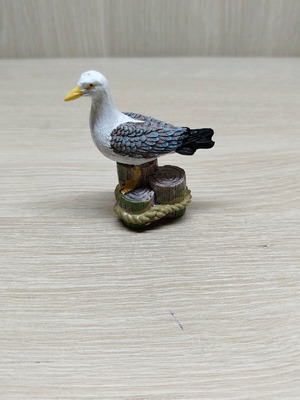 Seagull miniature new resin with wooden posts