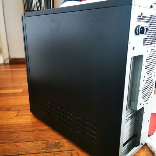 Complete PC set Windows 10 used with 4GB RAM and Turbo X 19.5" monitor