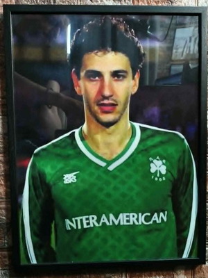 Idol Frames 30x40 cm like new, football and basketball players