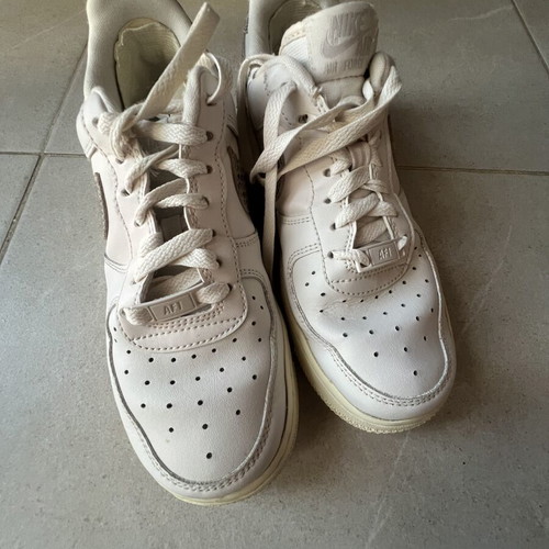Nike Air Force 1 '07 women's shoes used, white, size 37.5