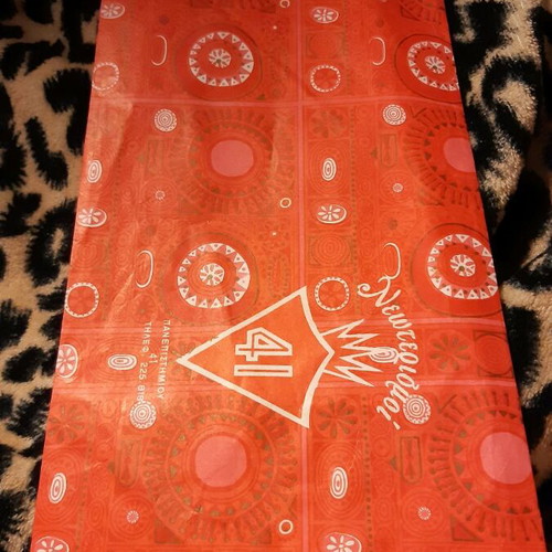 Paper and plastic collectible bag like new from 41 store