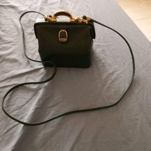 Vintage leather bag used, cypress color
