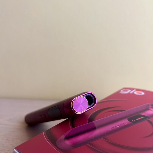 Glo Hilo red vaping kit