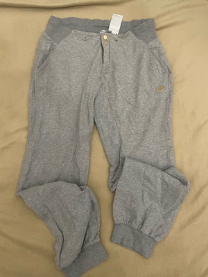 Nike gray tracksuit large like new