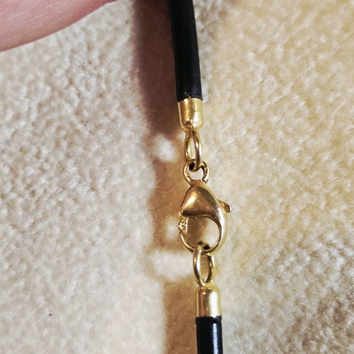 Zolotas Necklace 750 18K New With Rubber Strap