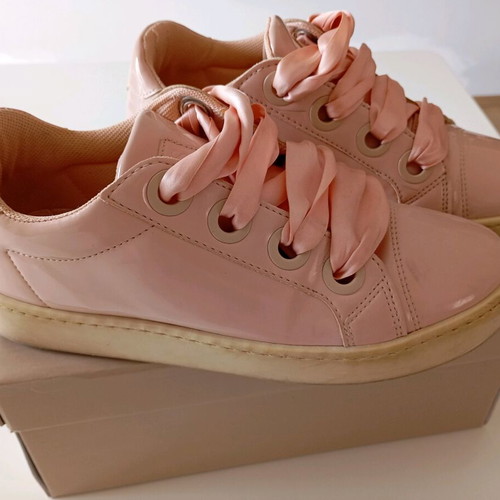Guess sneakers size 39 pink like new