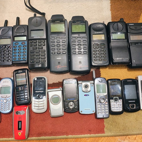 Ericsson and Motorola phones used, collection of 31 pieces