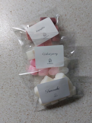 Wax melts like new, 30 heart-shaped soy wax pieces