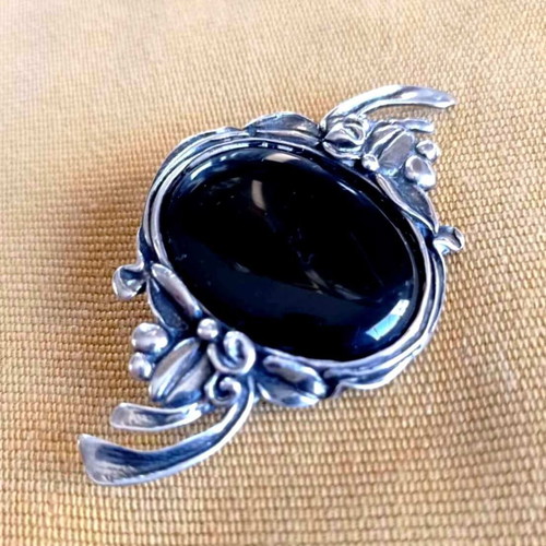 Silver brooch 925 with black onyx, vintage style, like new