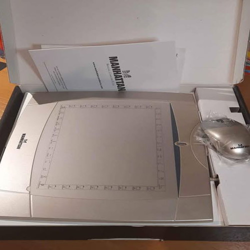Manhattan graphics tablet like new, 6"×8", USB wireless mouse and pen