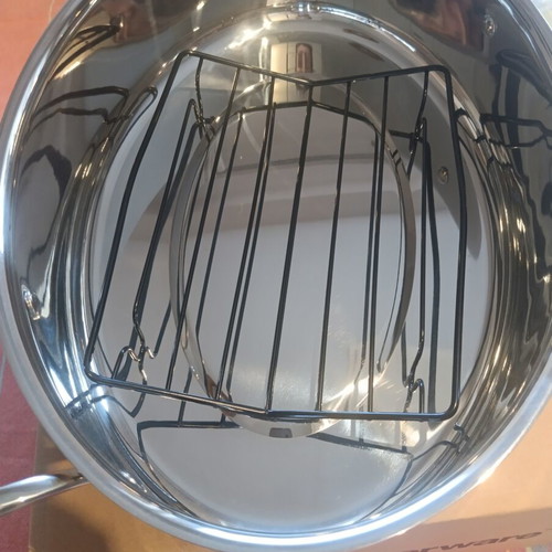 Tupperware Oval Roaster with Rack new