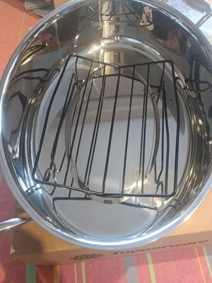 Tupperware Oval Roaster with Rack new