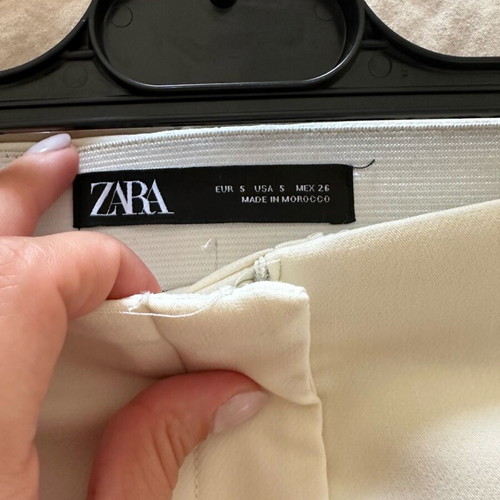 Zara fitted pants with elasticity, size small
