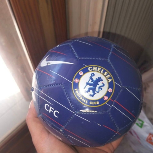 Mini Chelsea FC ball used, excellent condition