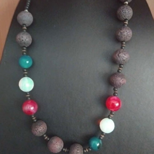 Necklace with stones and volcanic lava, 32 cm, like new