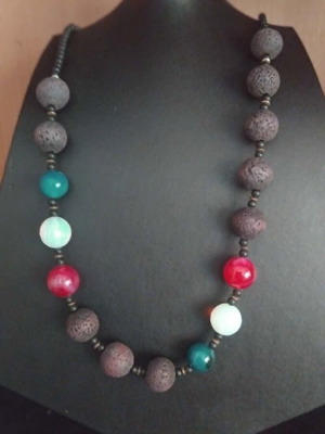 Necklace with stones and volcanic lava, 32 cm, like new