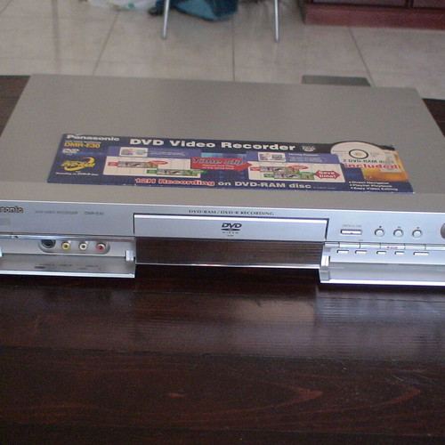 Panasonic DMR-E30EG DVD recorder and player defective, used