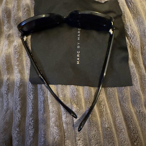 Marc by Marc Jacob sunglasses like new, black and gold