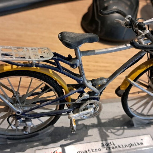 Fantastic miniature like new