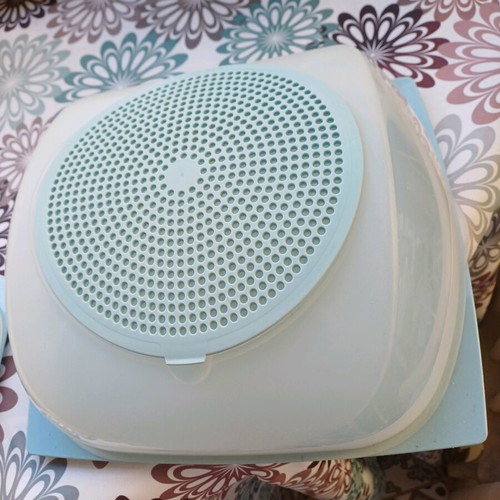 Tupperware large cheese container like new
