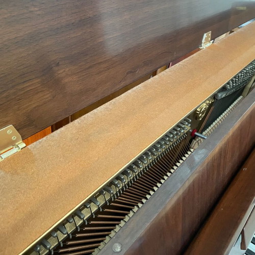 Granada by Samick S-105 piano like new, excellent condition