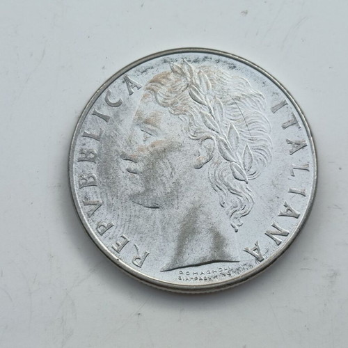 Italian 100 Lire coin 1977 Minerva type